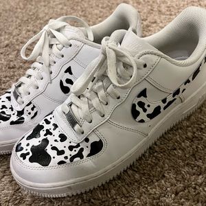 AIR FORCE 1s • CUSTOM PAINTED